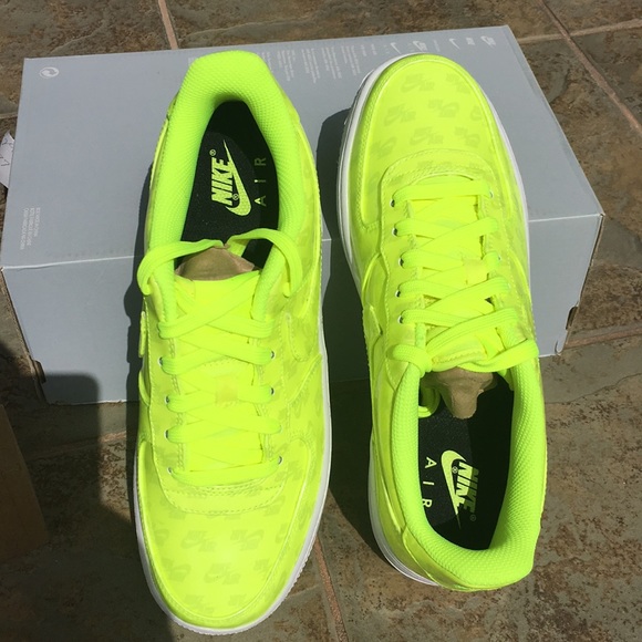 NIKE AIR FORCE 1 LV8 UV (GS) volt/volt-white-white - Picture 8 of 8